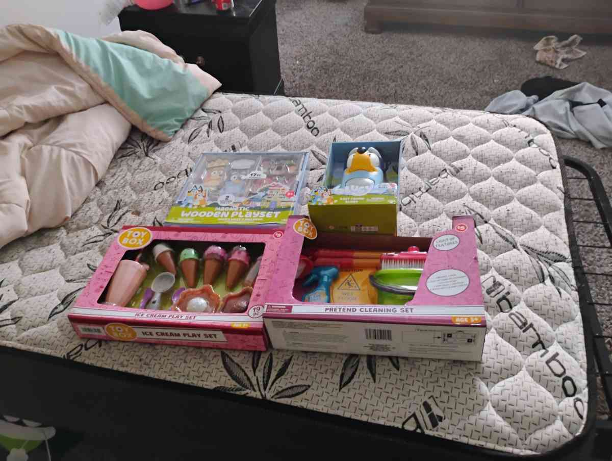 parented play and bluey toys