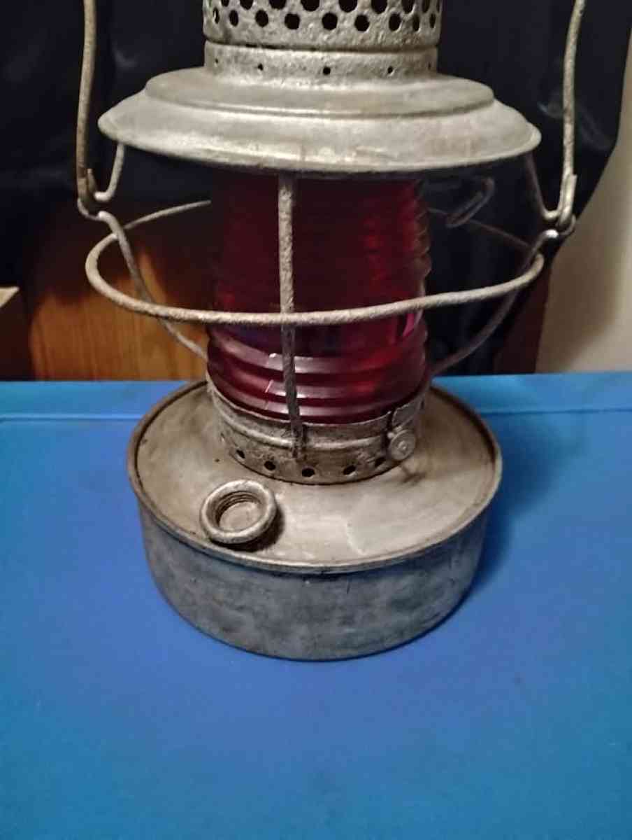 old rail road lantern - Vine Grove, Kentucky - FleaMarketBay