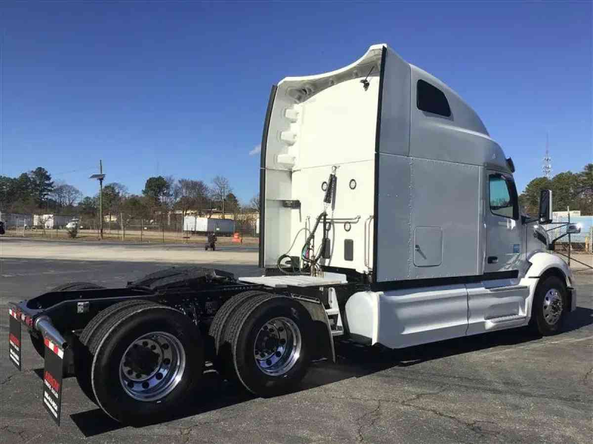 2023 Peterbilt 579 PACCAR MX 13 LITER - Aurora, Colorado - FleaMarketBay