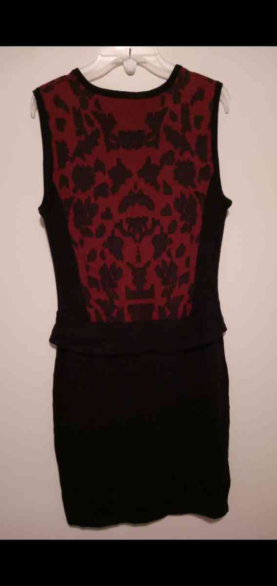 Womens Sleeveless Sweater - Lithonia, Georgia - FleaMarketBay