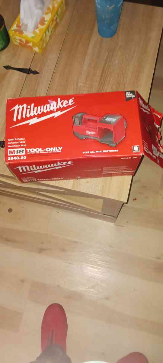Milwaukee air compressor brand new never used Straight Out o