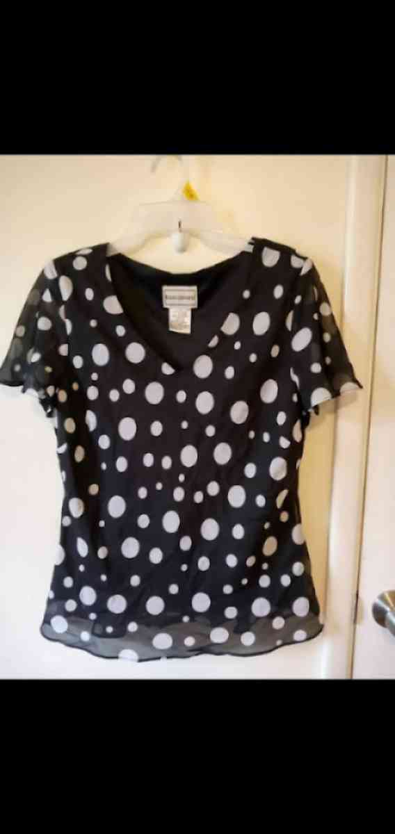 womens polka dot Skirt and Top - Lithonia, Georgia - FleaMarketBay