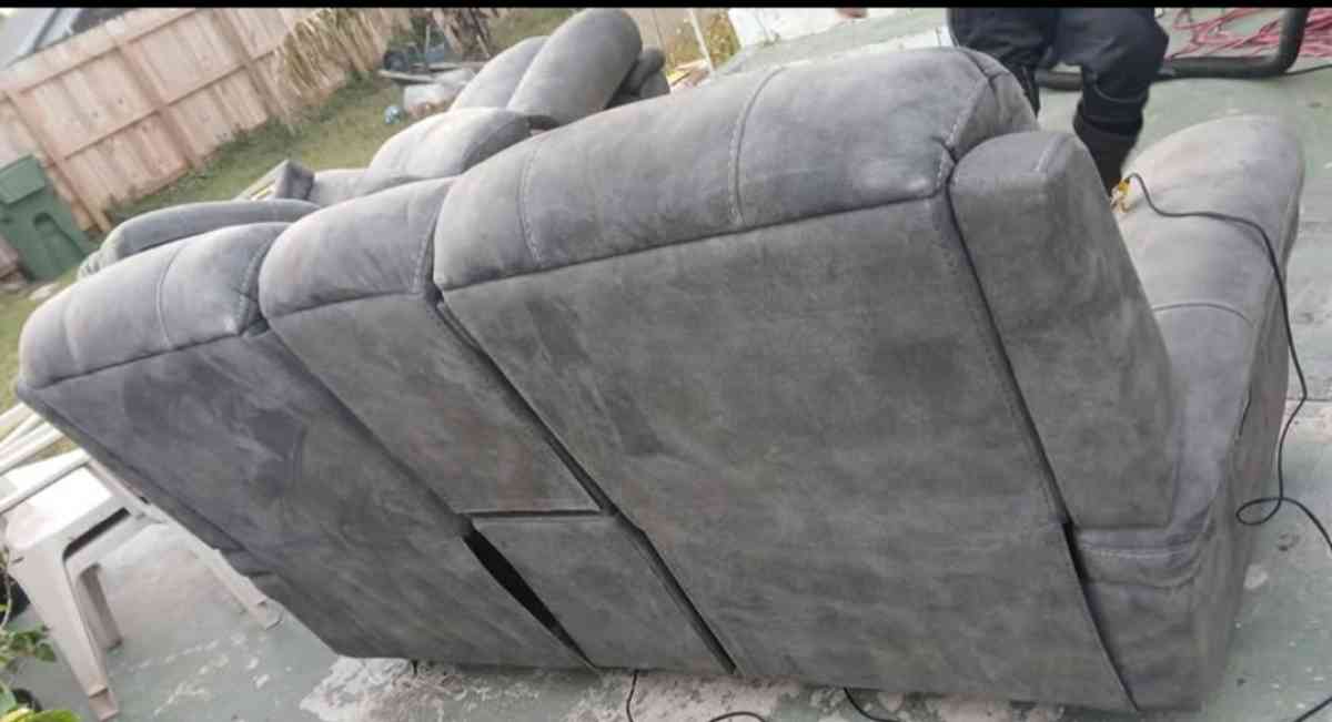 Reclining Sofa and Loveseat - Miami, Florida - FleaMarketBay