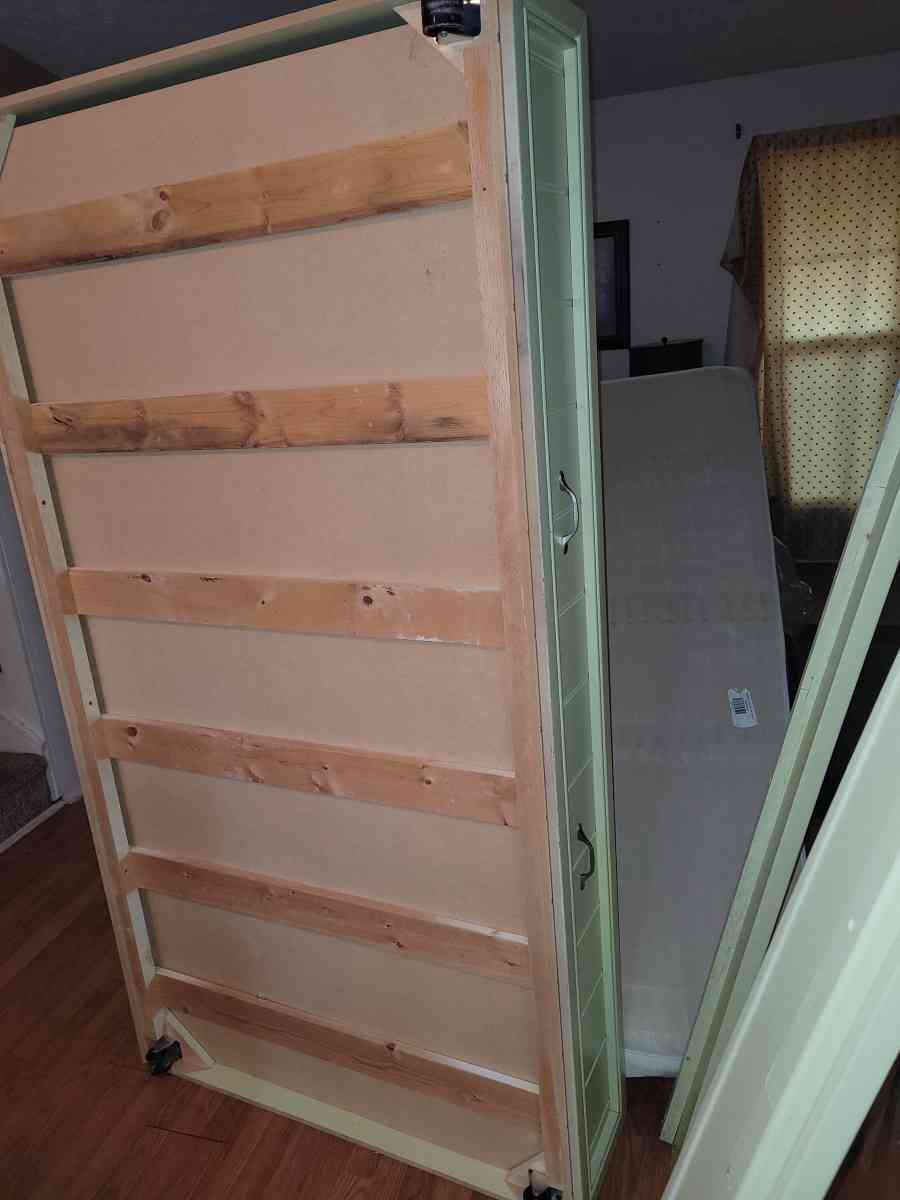 full size bed and mattress - Stone Mountain, Georgia - FleaMarketBay