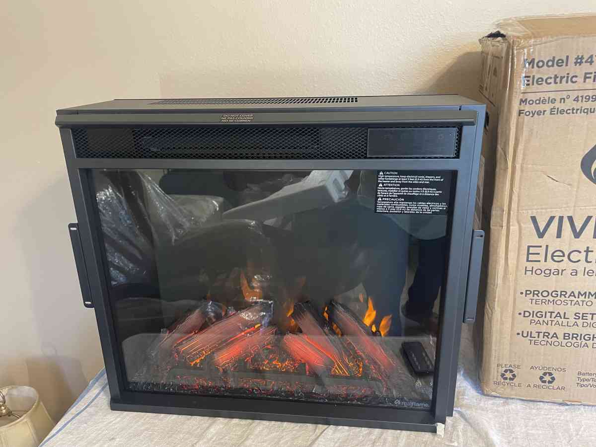 Brand New Real Flame Fire Place With Remote