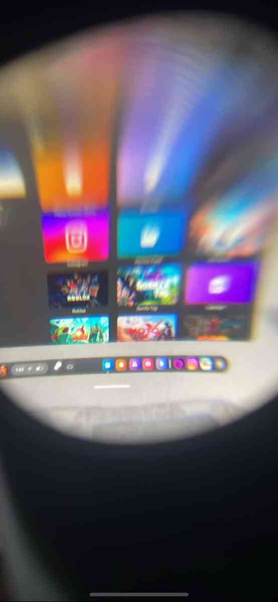 tryna get rid of oculus quest 2 256gb with carrying case