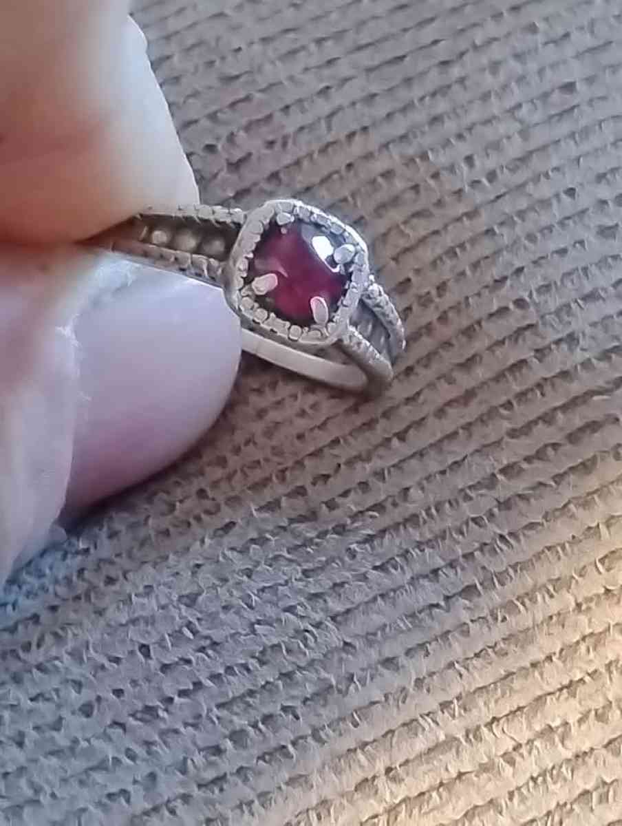 womens 925 silver ring size 8 - Vine Grove, Kentucky - FleaMarketBay