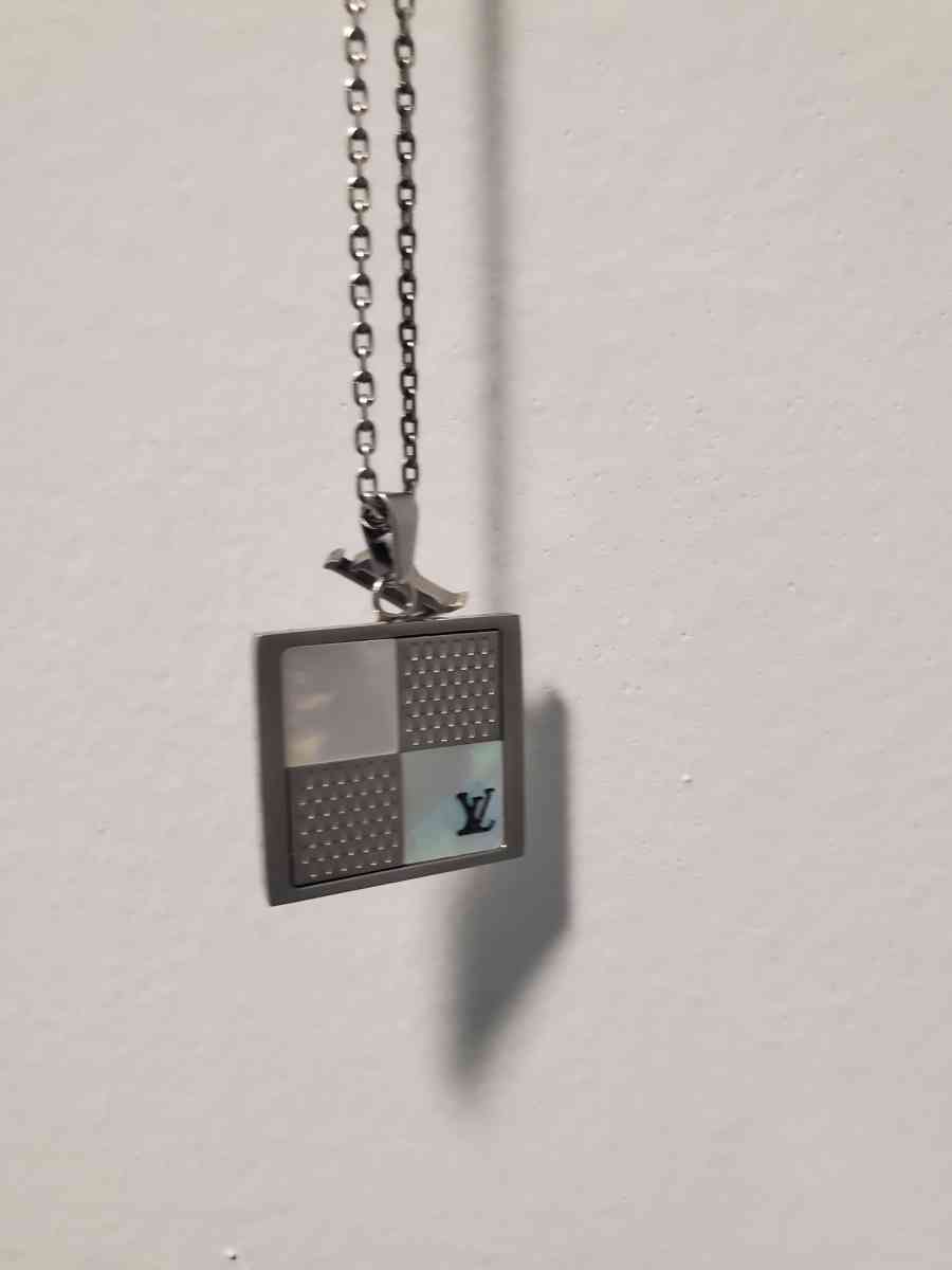 Louis vuitton necklace