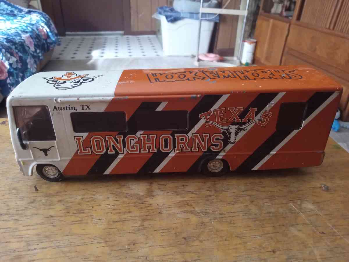 Texas Longhorns lot - San Antonio, Texas - FleaMarketBay