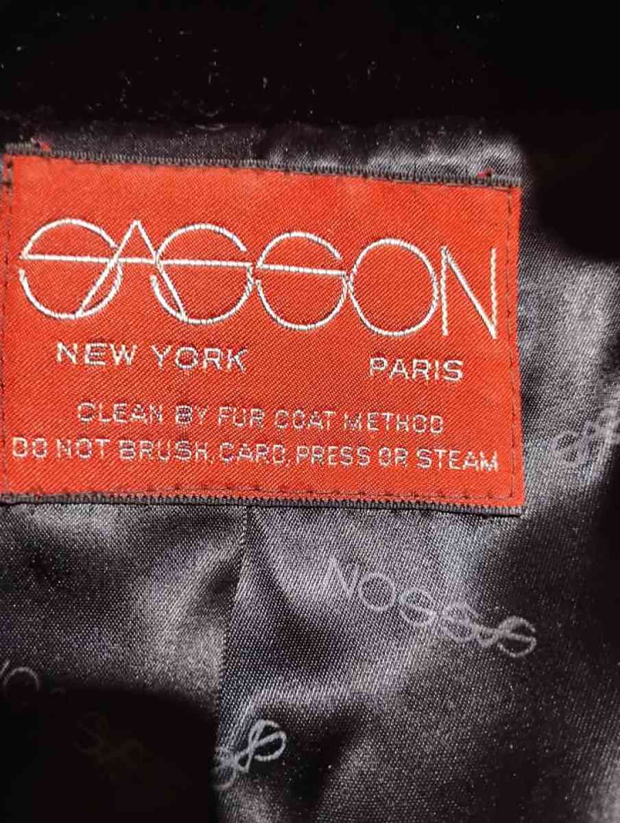 sasson size 12 fur coat - Vine Grove, Kentucky - FleaMarketBay