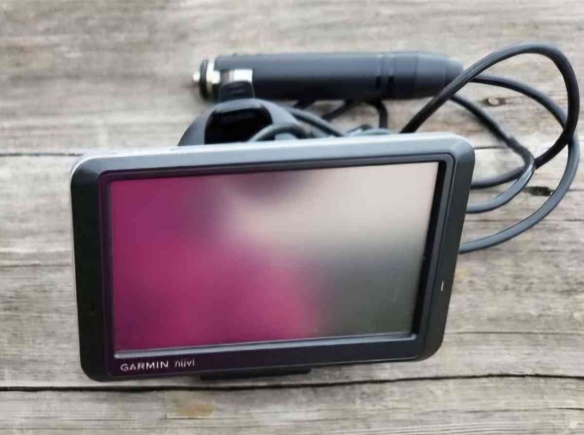 Garmin GPS Quantity 2