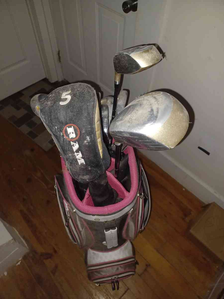 Golf club set with Callaway bag