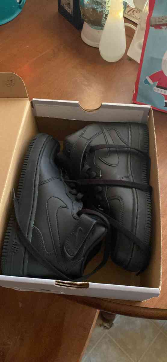 black Air Force brand new