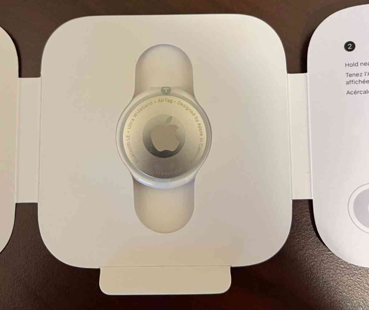 Apple AirTag Tracker