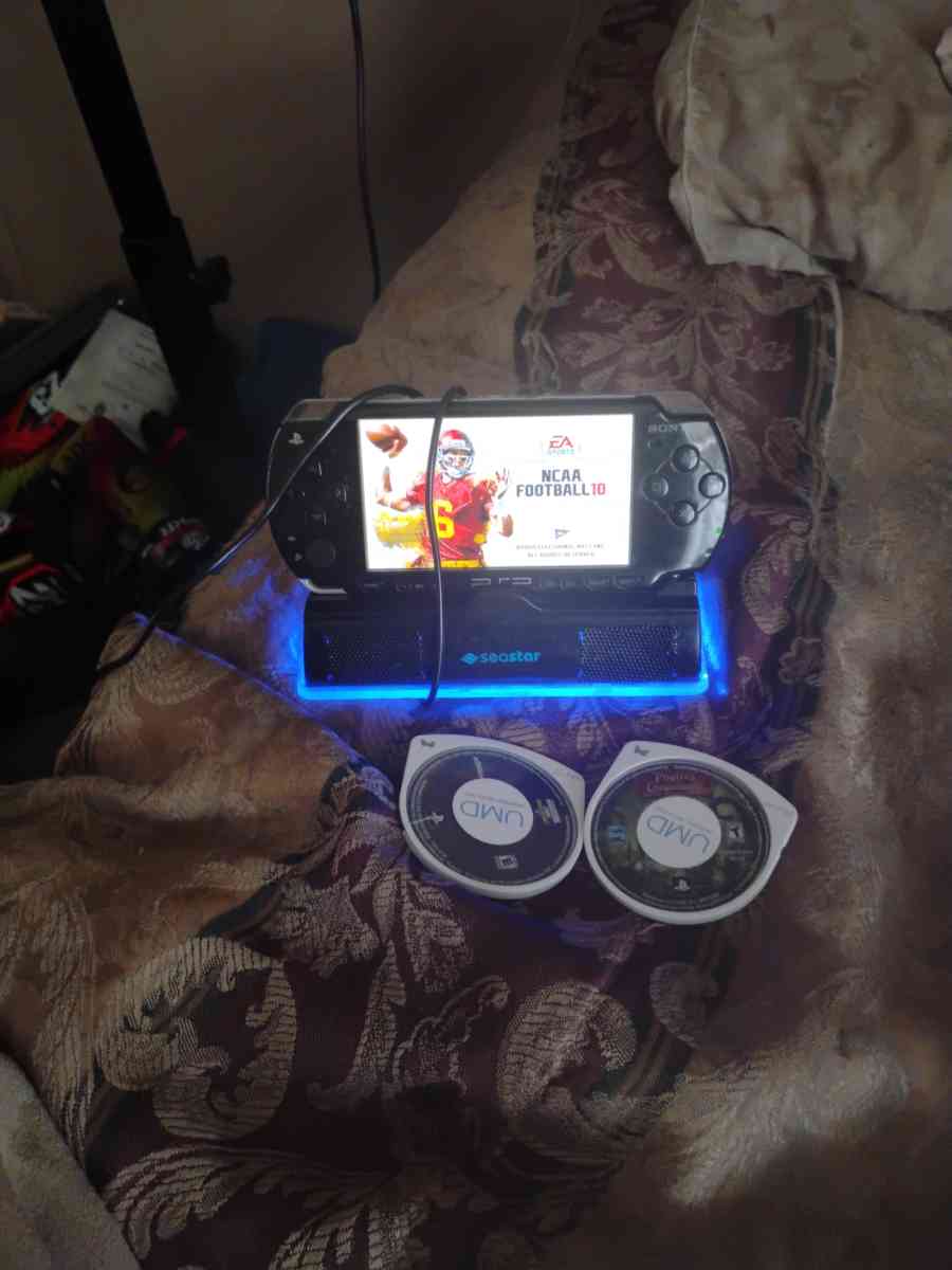 SONY 2000 PSP W Games And case