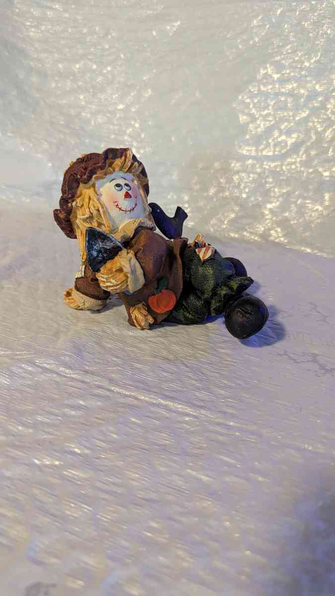 Resin Gardening Scarecrow Girl Figure