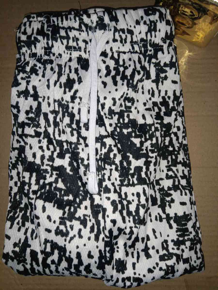 mens basketball shorts Size smallXL