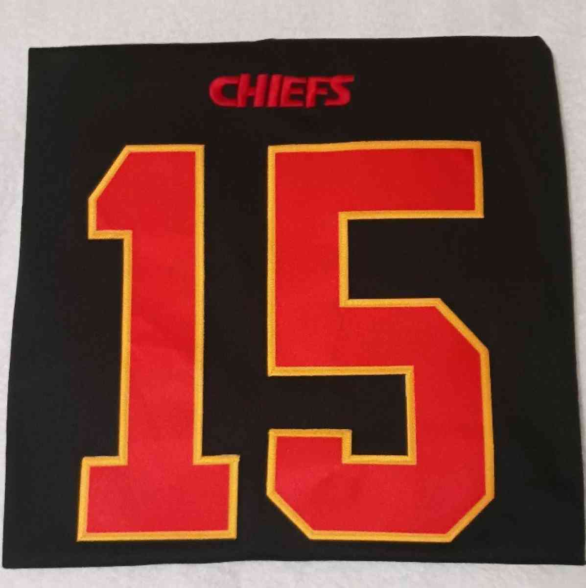 P Mahomes KC Chiefs Jersey XLARGE Stitched