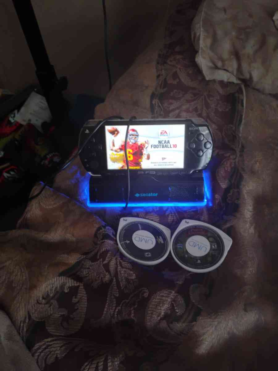 SONY 2000 PSP W Games And case