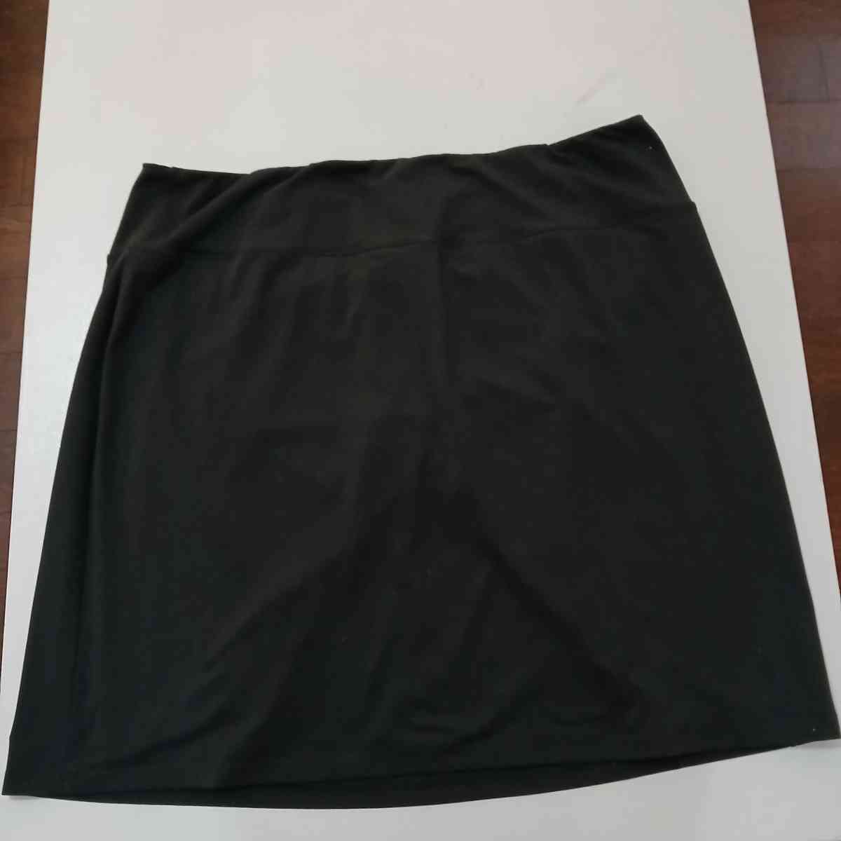 Chic Black Skort for Women Size 24
