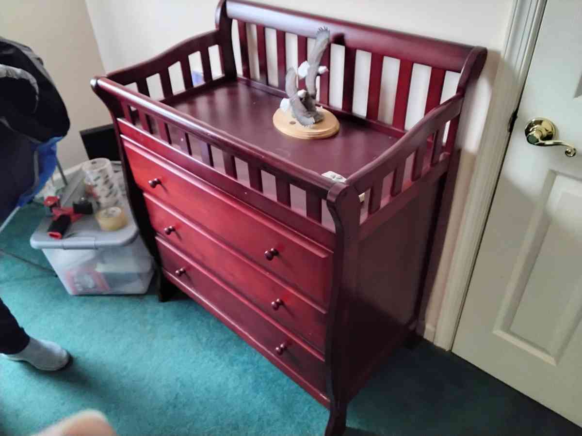 Nice Baby Changing Station with 3 Drawers Very Clean New
