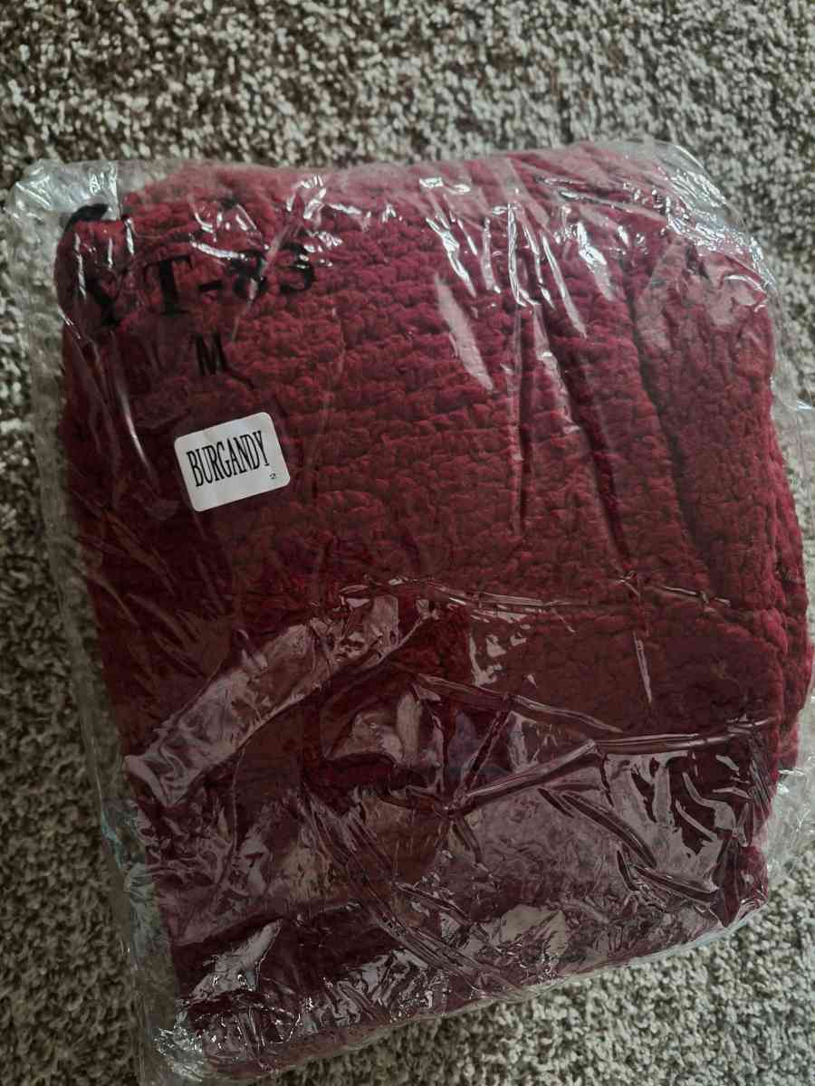 Womens Plush set - Lawrenceville, Georgia - FleaMarketBay