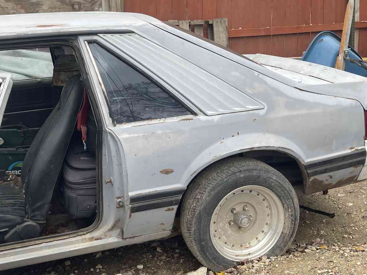 FORD MUSTUNG 82 FOXBODY