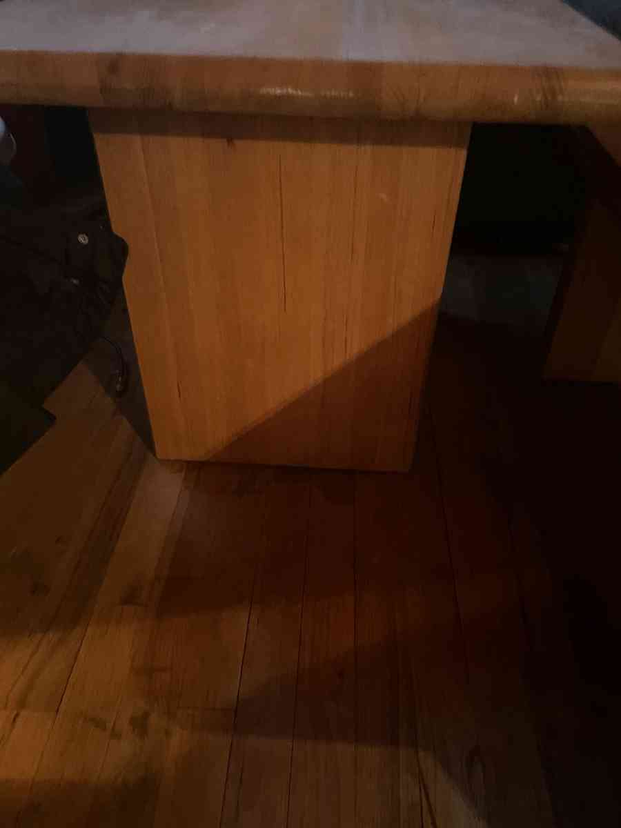 wooden coffee table and end table - Ector, Texas - FleaMarketBay