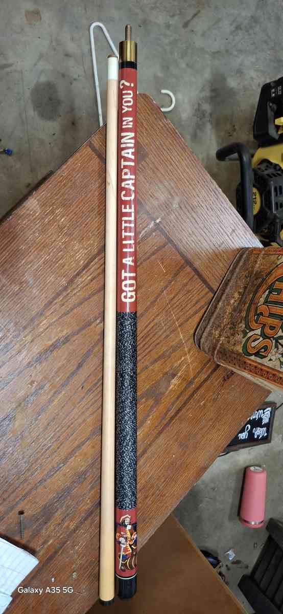 captin Morgan pool stick