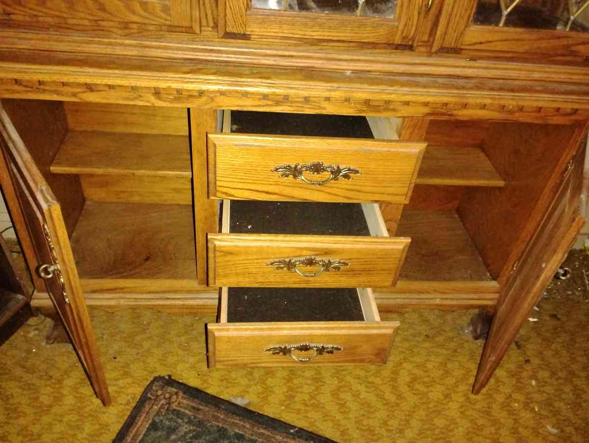 Amish china hutch - Brook Park, Minnesota - FleaMarketBay
