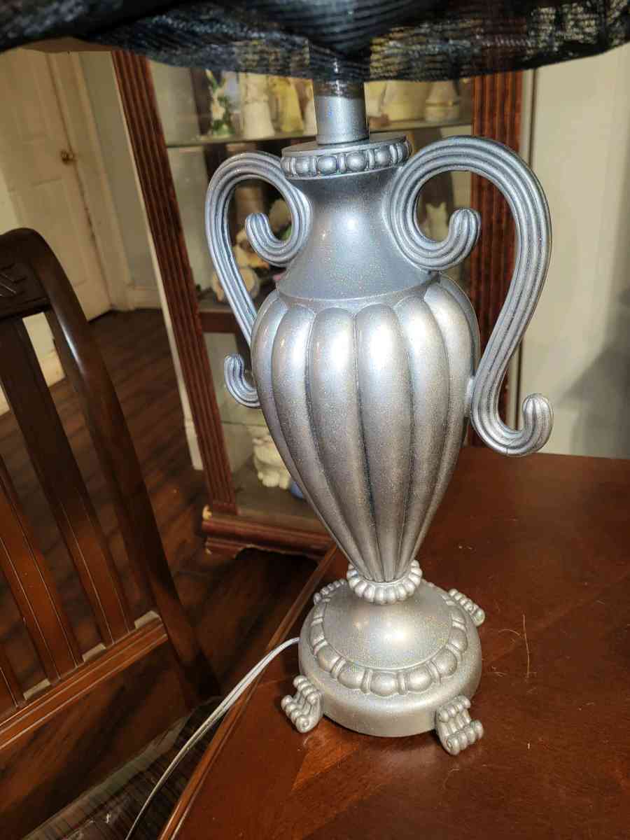 Sparkly silver lamp