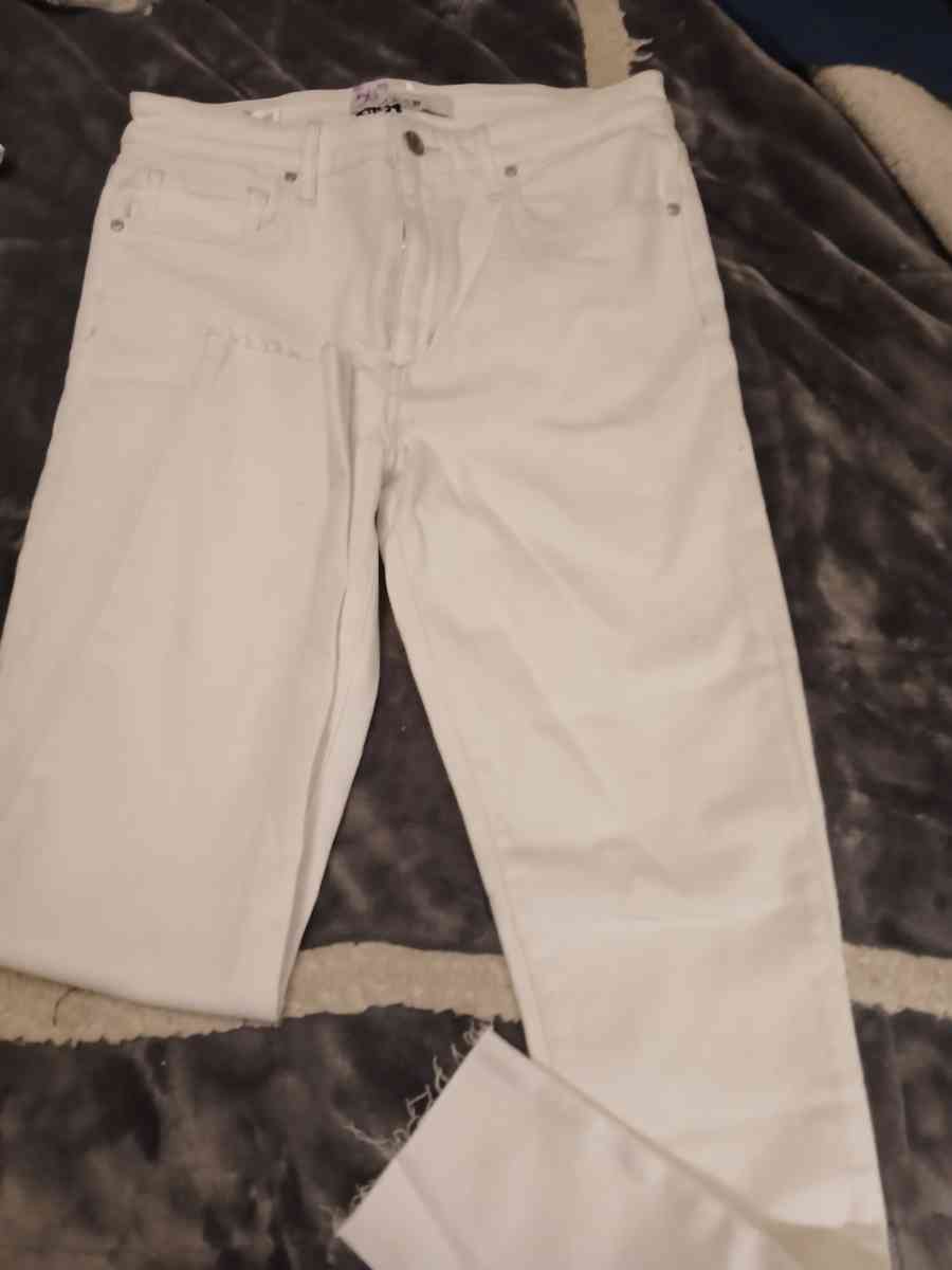 NEW NO TAGS size 28 Designer Jeans