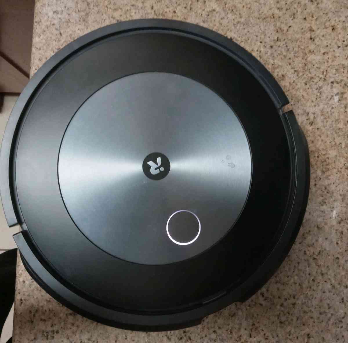 iRobot Roomba Combo j5 SelfEmptying Robot Vacuum Mop