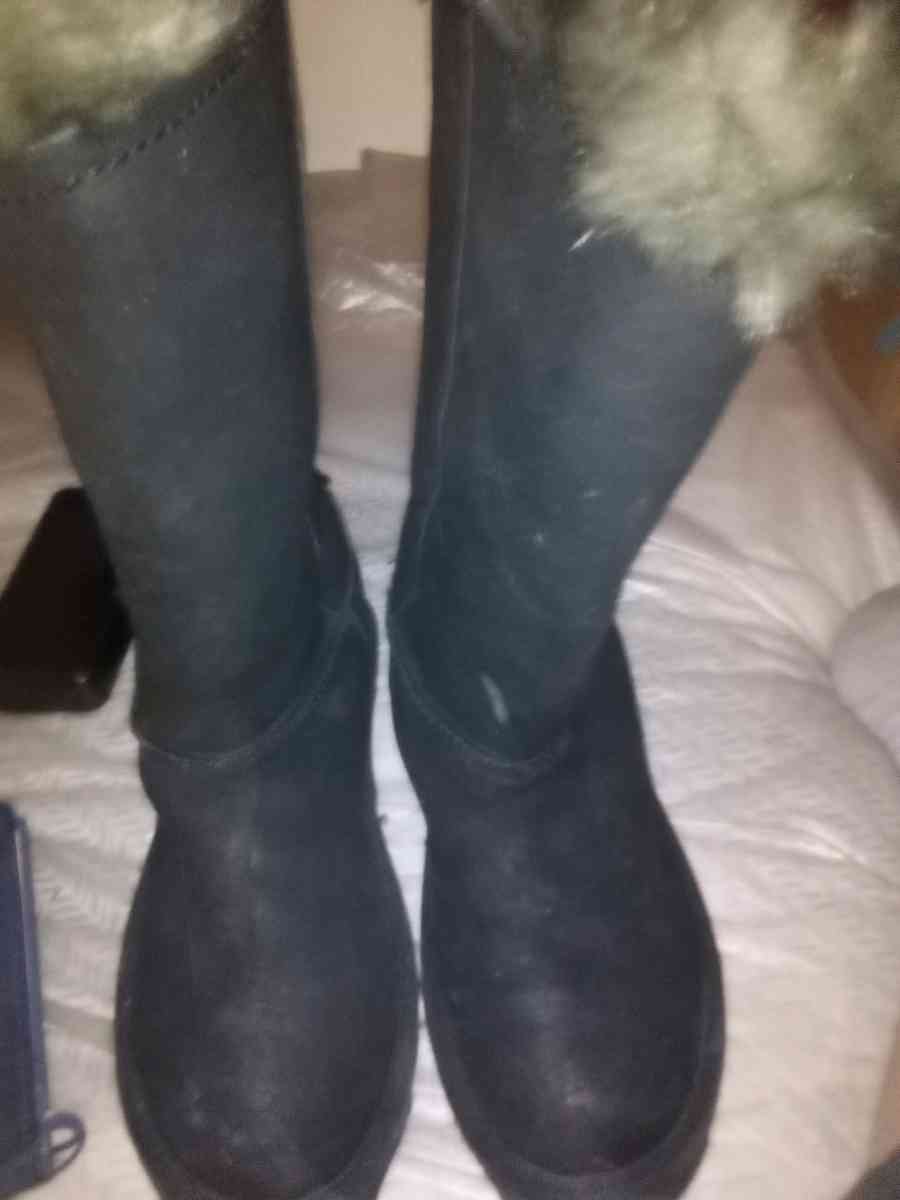BEARPAW BOOTS