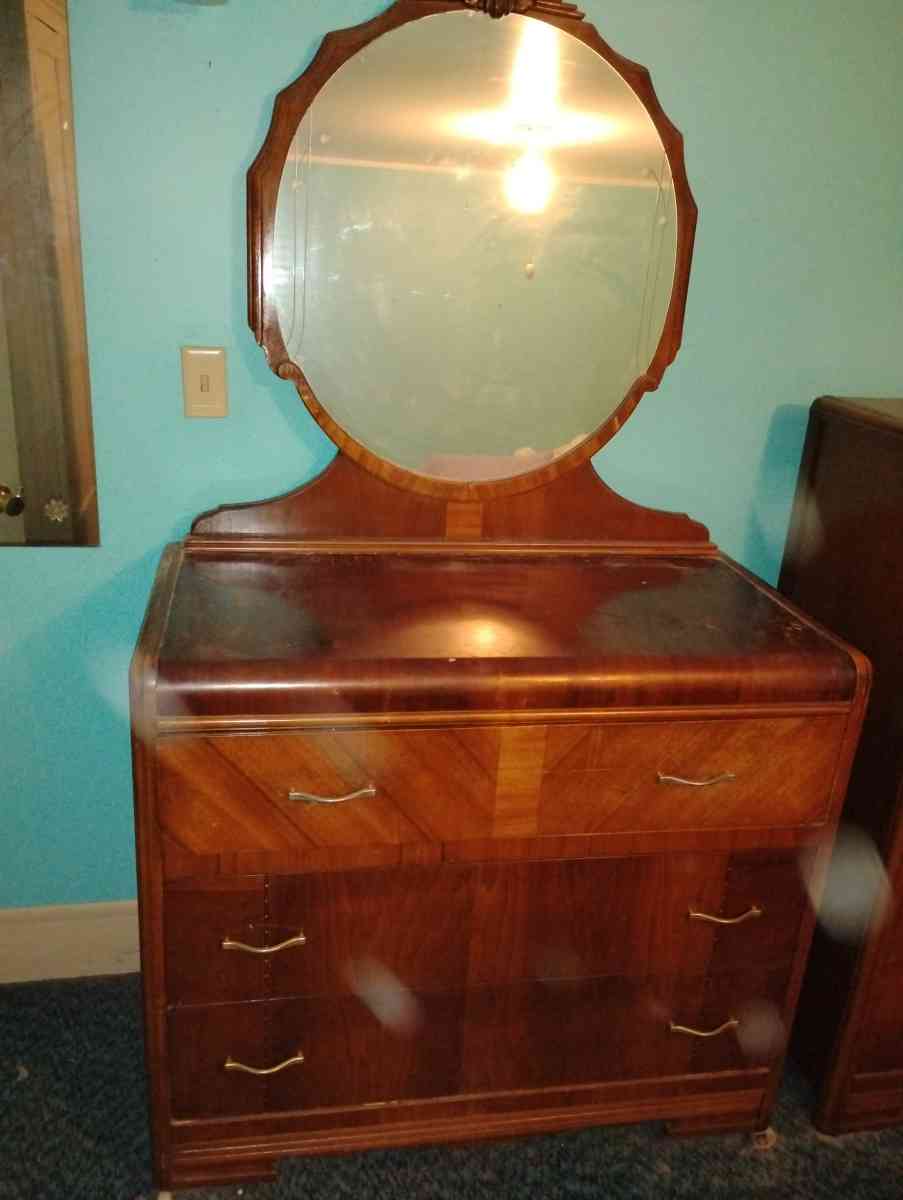 dresser set - Brook Park, Minnesota - FleaMarketBay