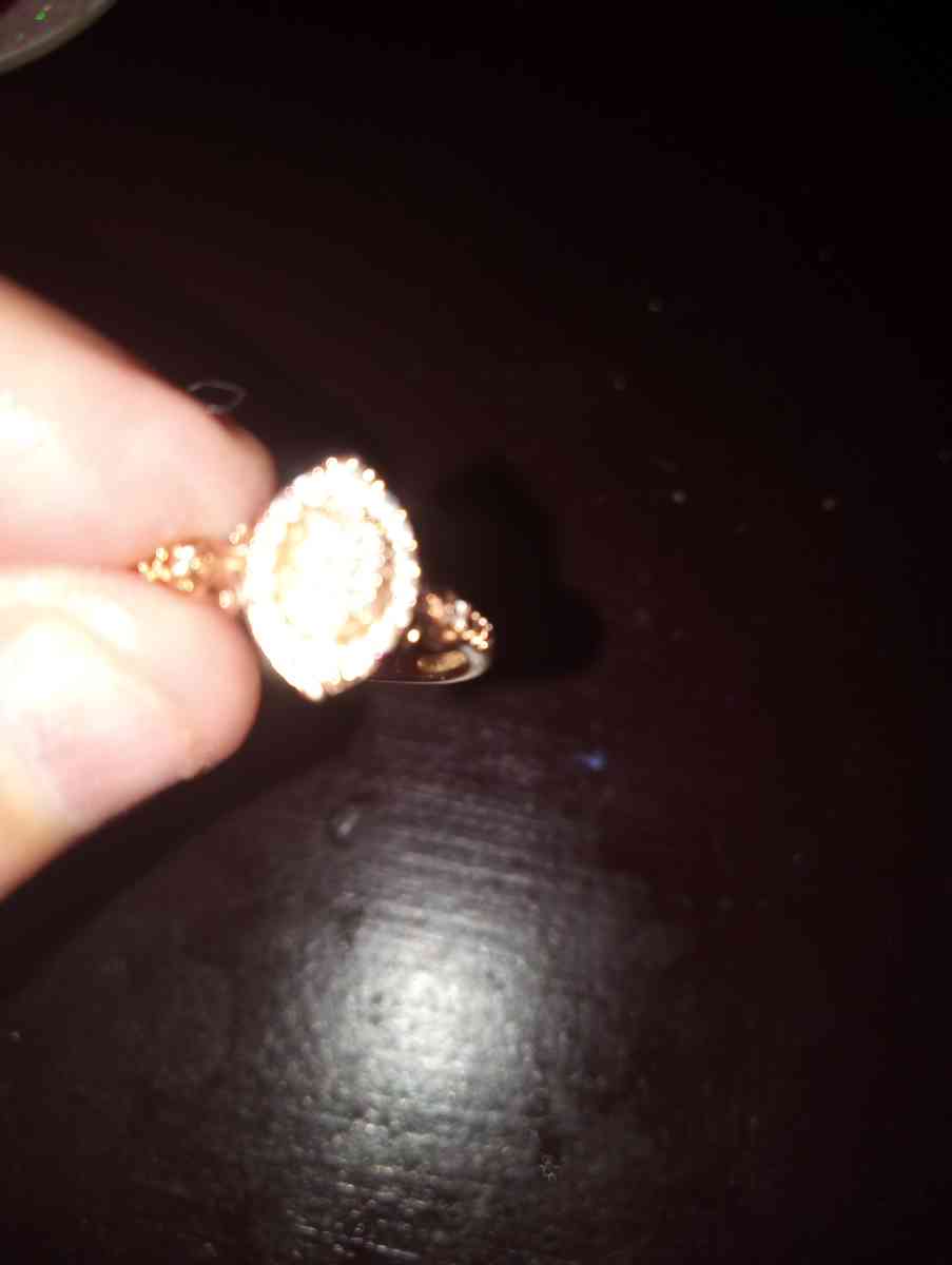 Diamond engagement ring