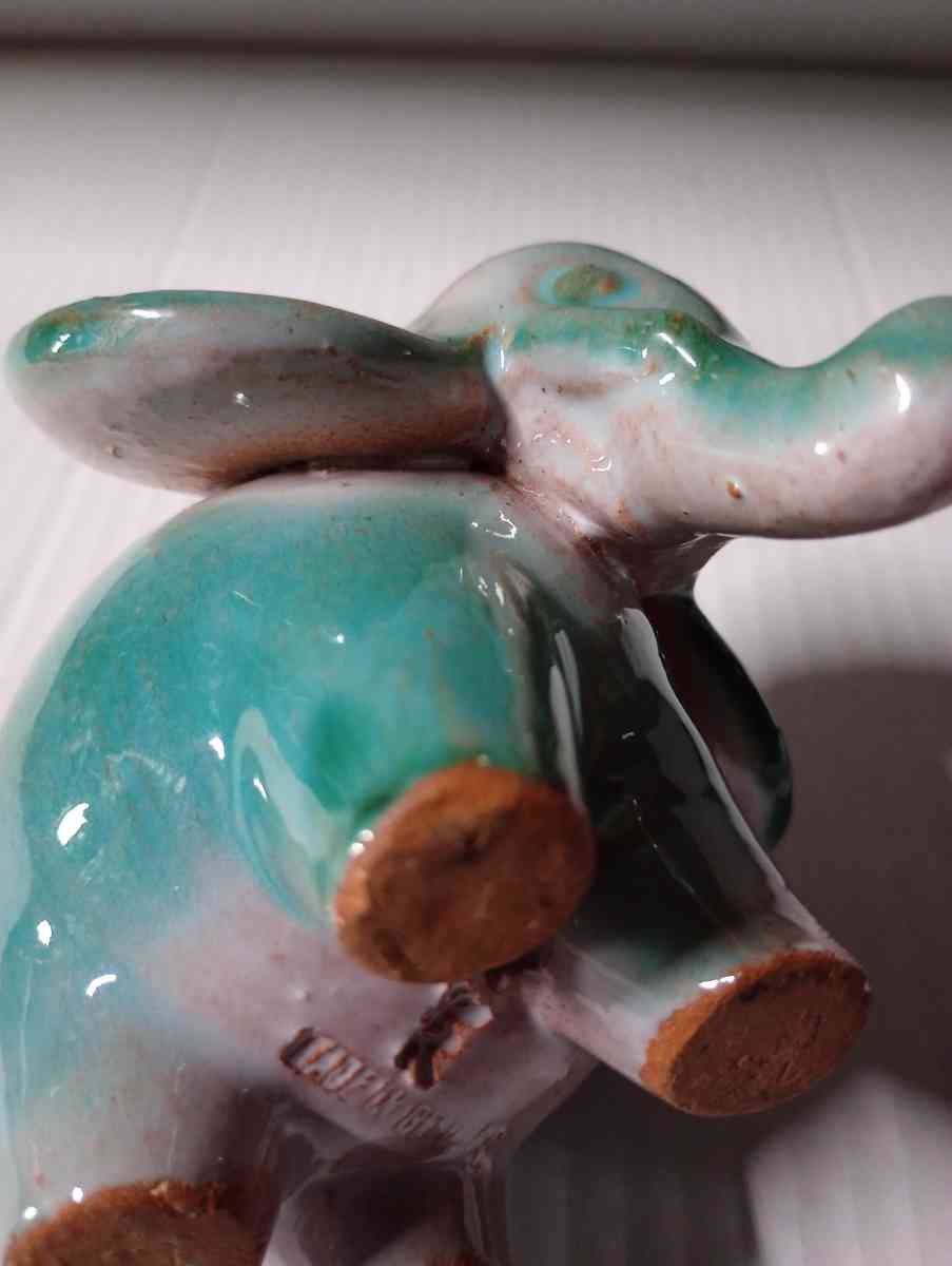 very rear elephant match holder