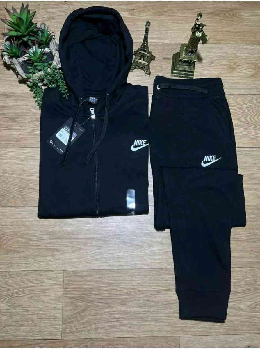Nike sweatsuit