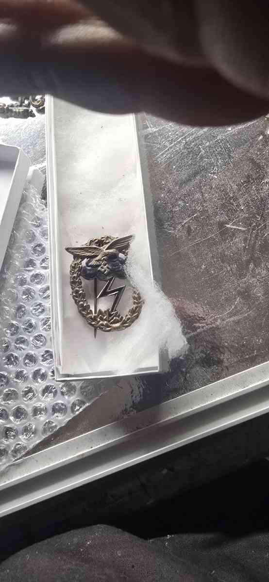 German and French badges