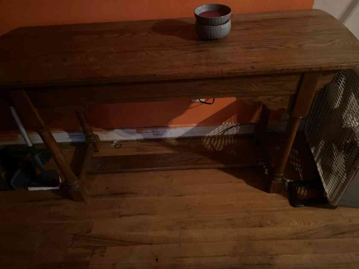 wooden table - Ector, Texas - FleaMarketBay