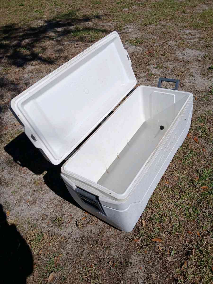 cooler - Hernando, Florida - FleaMarketBay