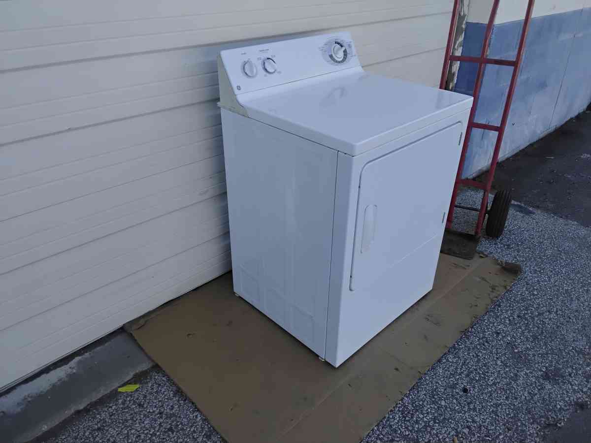 Nice White GE Extra Large Capacity Gas Dryer Like New