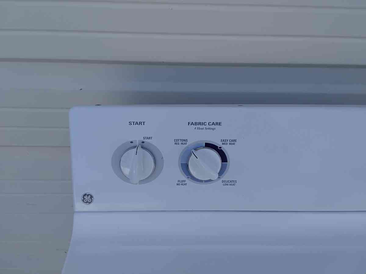 Nice White GE Extra Large Capacity Gas Dryer Like New