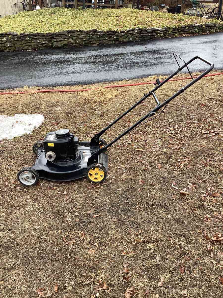 poulan 20inch cut push mower is not a self propelled