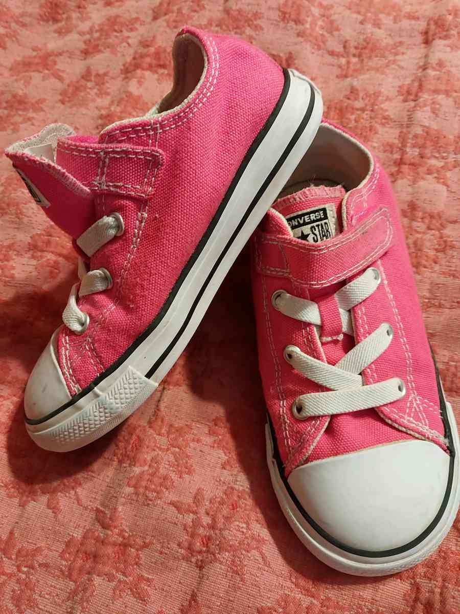 Girls Converse Allstar Chuck Taylors