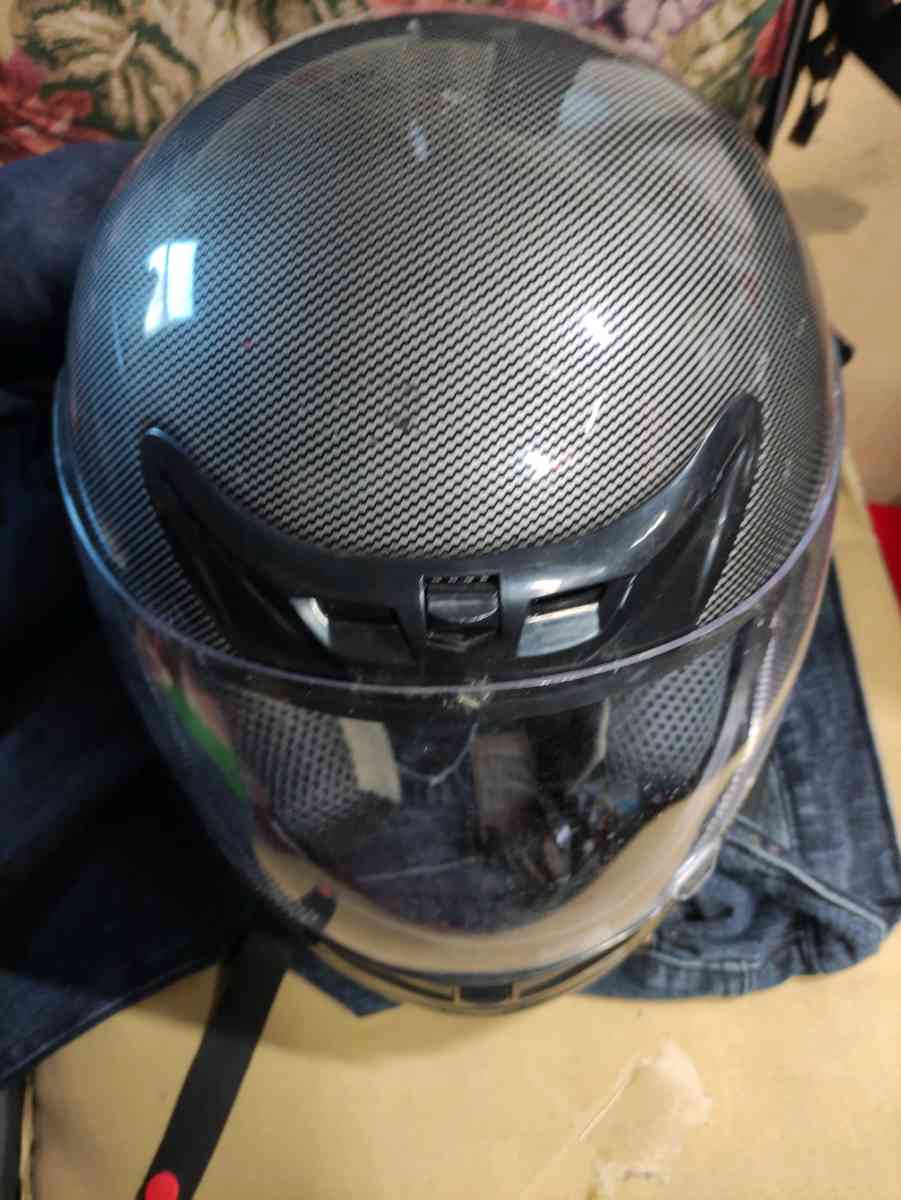 small motorcycle helmet with visor - Warren, Ohio - FleaMarketBay