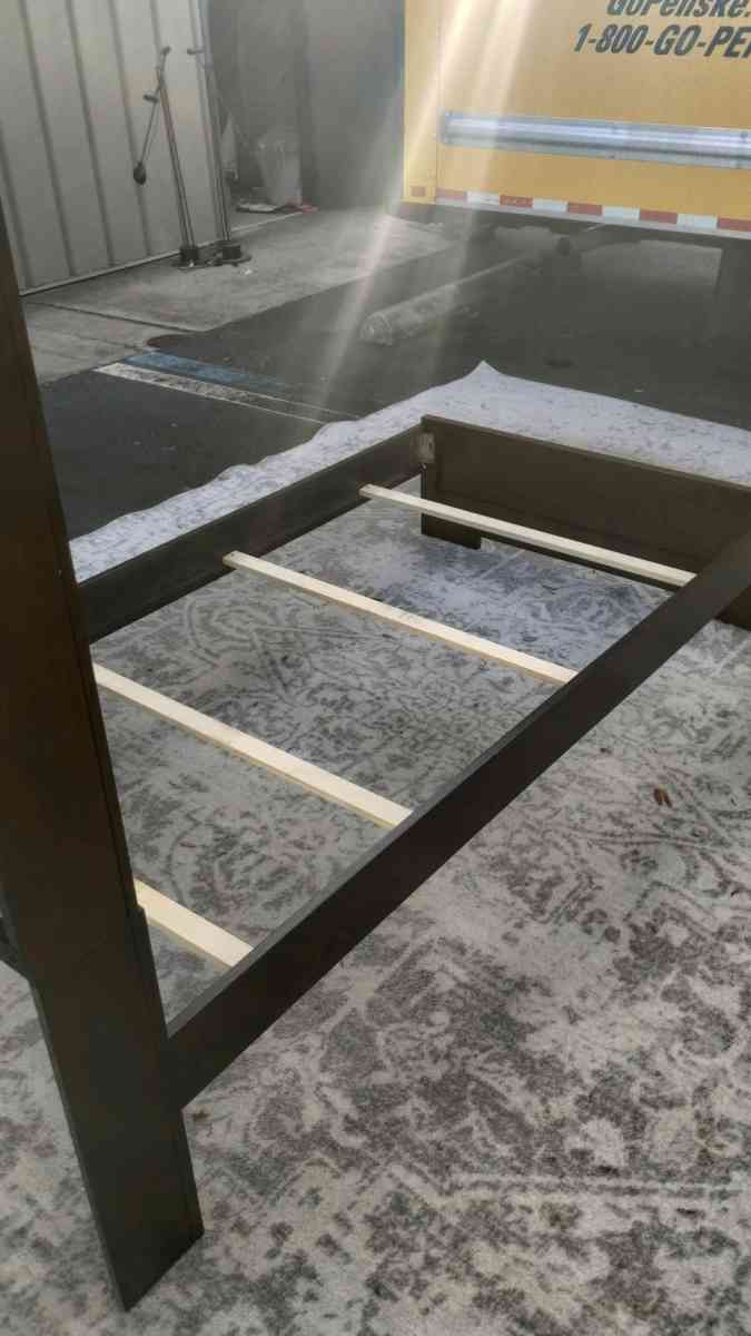 Preowned Twin Size Bed