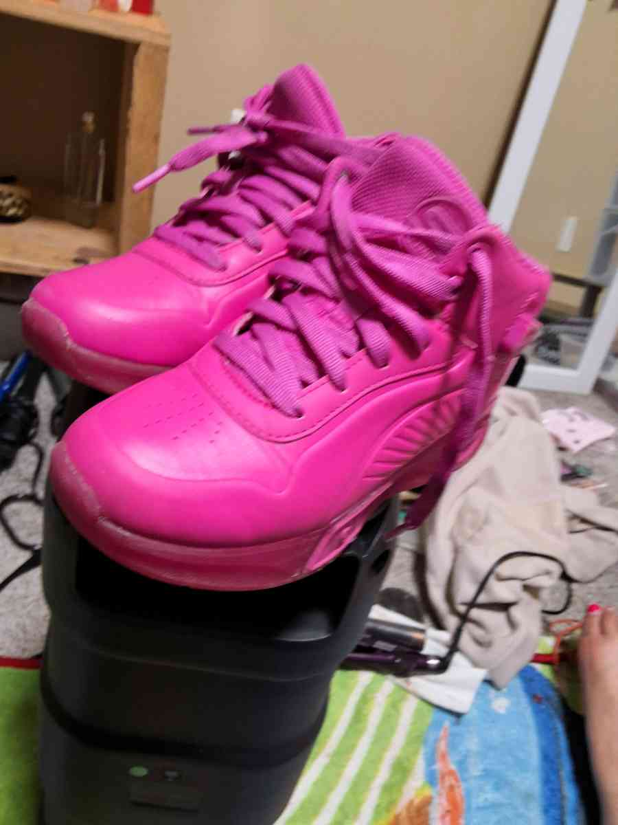 Barbie pink Sketchers Size 3