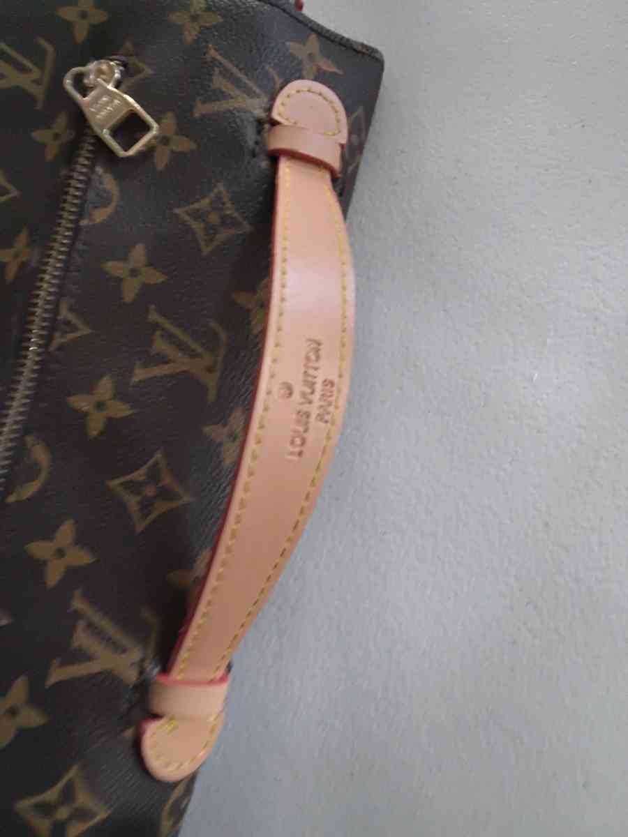luis Vuitton handbag Crossbody