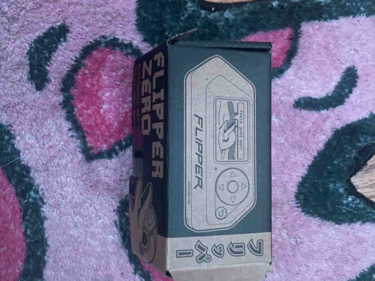 flipper - Louisville, Kentucky - FleaMarketBay